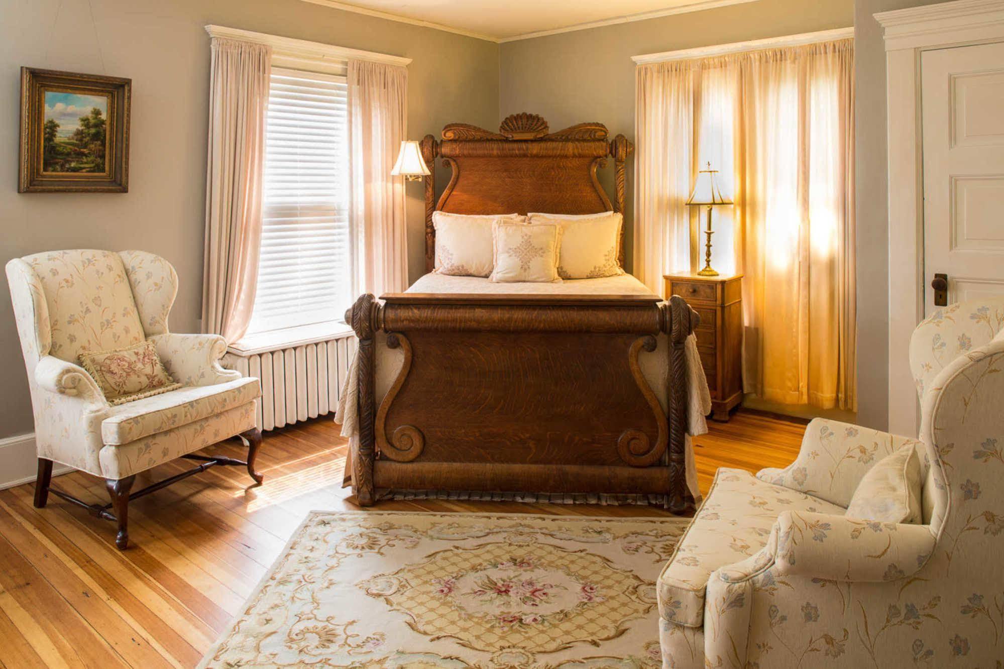אשוויל The Lion And The Rose Bed And Breakfast מראה חיצוני תמונה